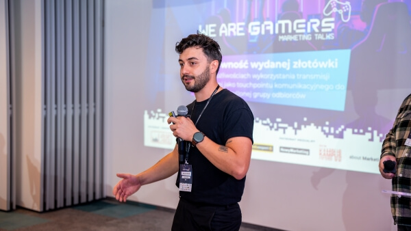 Zdjęcie z konferencji we are gamers z prezentacji Predator Games
